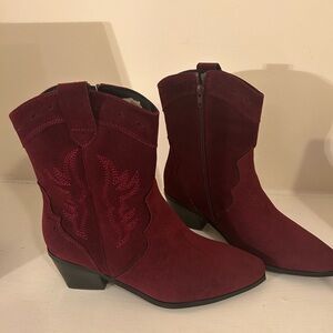 Elegant Burgundy Ankle Cowgirl Booties